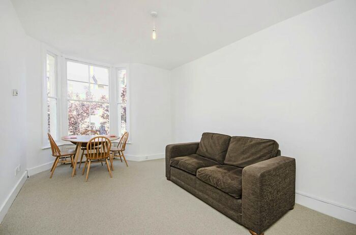 1 Bedroom Flat To Rent In Graham Road, Hackney, London, E8