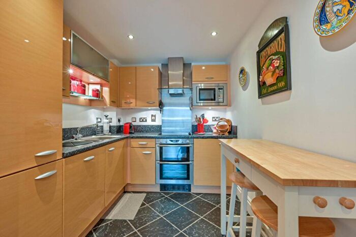 2 Bedroom Flat To Rent In Royal Quarter, Seven Kings Way, Kingston, Kingston Upon Thames, KT2