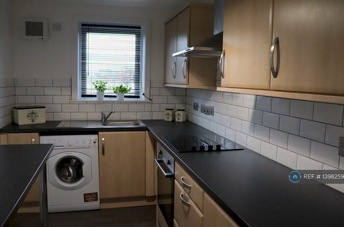 2 Bedroom Flat To Rent In Denmilne Street, Glasgow, G34