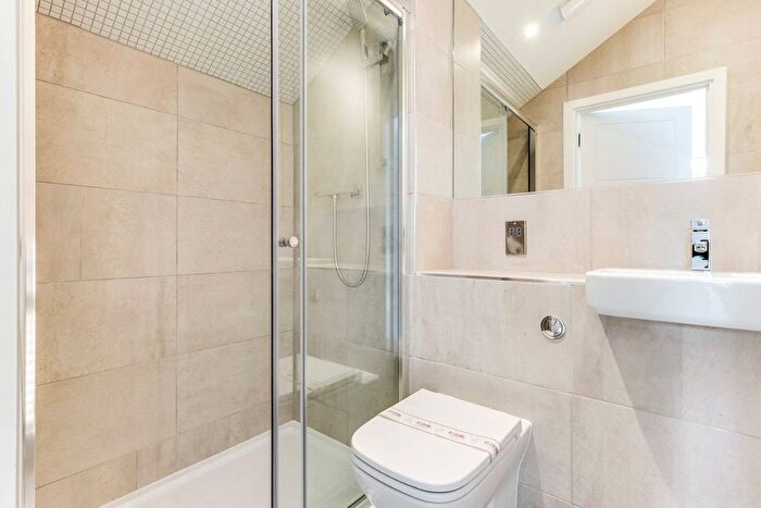 3 Bedroom Terraced House For Sale In Torus Way, Childs Hill, London, NW2