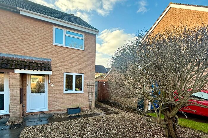 2 Bedroom Semi-Detached House To Rent In Thames Drive, Taunton, TA1