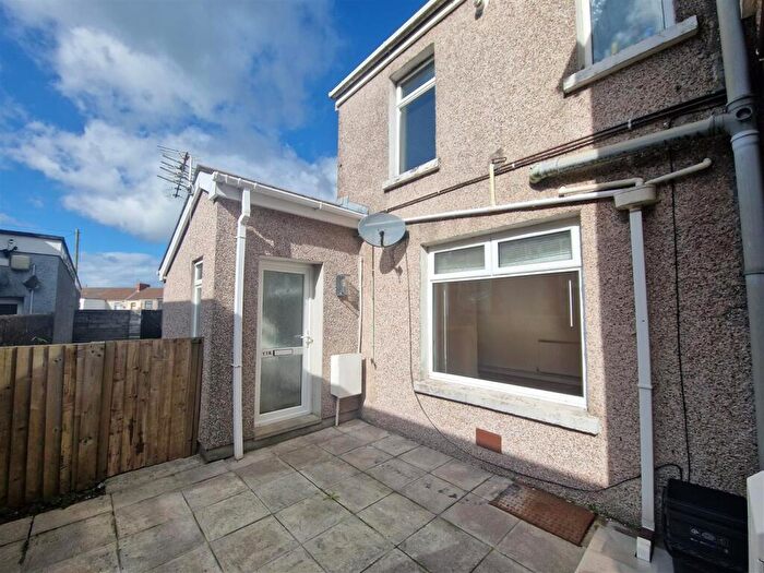 2 Bedroom Apartment For Sale In Prince Road, Kenfig Hill, Bridgend, CF33