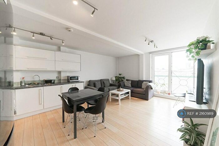 2 Bedroom Flat To Rent In Mowlem Street, Bethnal Green, E2