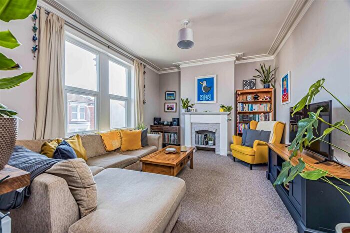 1 Bedroom Flat For Sale In Orchard Road, Southsea, PO4