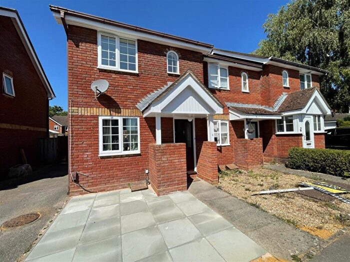 2 Bedroom End Of Terrace House To Rent In Jenkyns Close, Botley, SO30