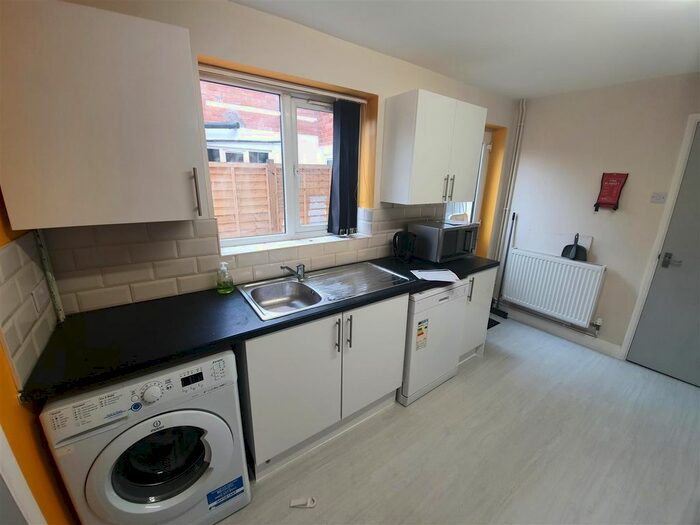 1 Bedroom Property To Rent In Abbey Road, Northampton, NN4