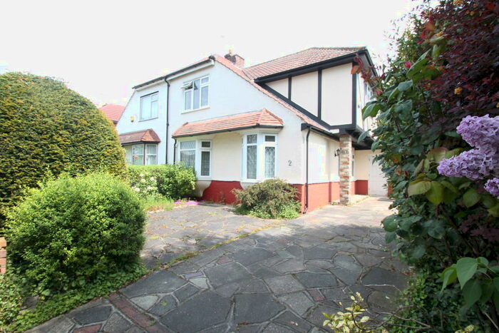 3 Bedroom House To Rent In Raeburn Avenue, Dartford, DA1