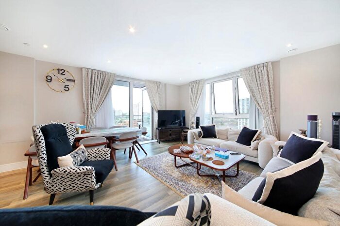 3 Bedroom Flat For Sale In Bridges Court Road, Cotton Row, SW11