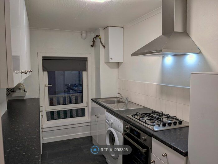 3 Bedroom Flat To Rent In The Wynd, Alva FK12