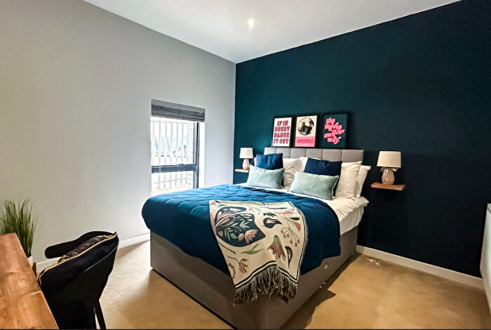 4 Bedroom House To Rent In West Street, Bristol, BS2