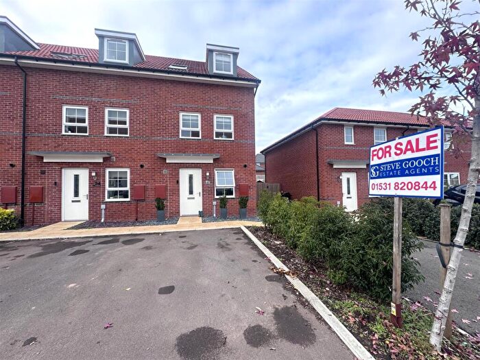 3 Bedroom End Of Terrace House For Sale In Buzzard Row, Newent, GL18