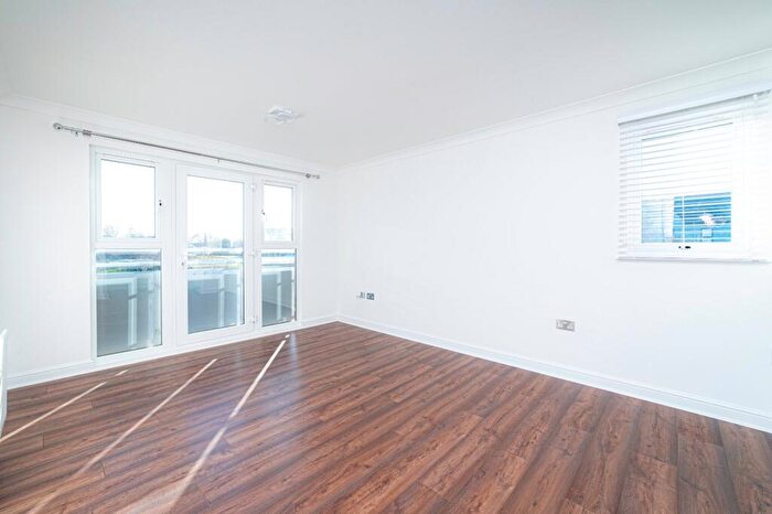 1 Bedroom Flat To Rent In Whiting Crescent, Faversham, Kent, ME13
