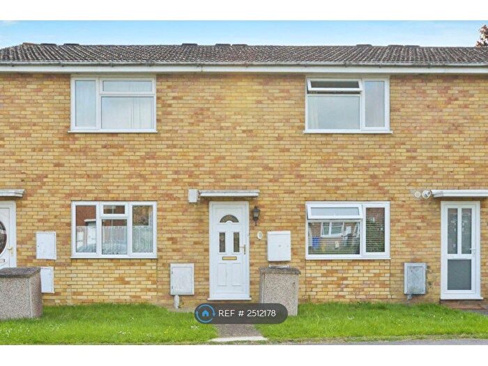 1 Bedroom Flat To Rent In Brookside Close, Old Stratford, Milton Keynes, MK19