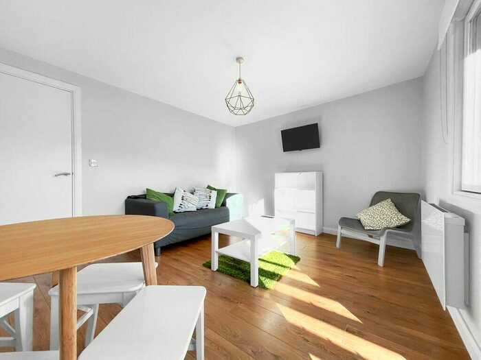 2 Bedroom Apartment To Rent In Doric Way, Euston, London, NW1