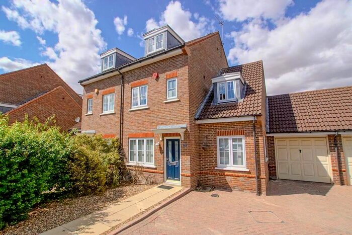 5 Bedroom Semi-Detached House To Rent In Stanborough Mews, Stanborough Road, Welwyn Garden City, AL8