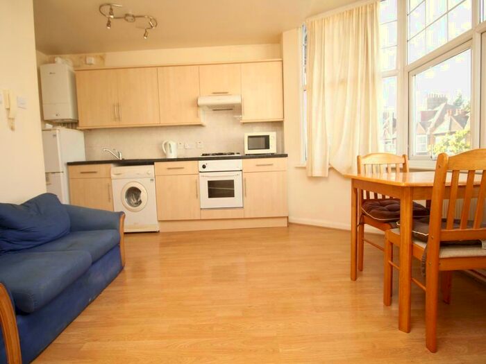1 Bedroom Apartment To Rent In Claremont Avenue, New Malden, KT3