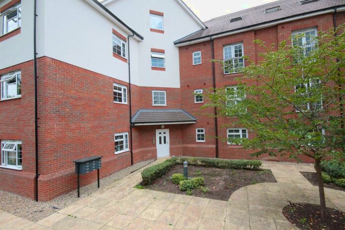 2 Bedroom Apartment To Rent In Millstone Way, Harpenden, AL5