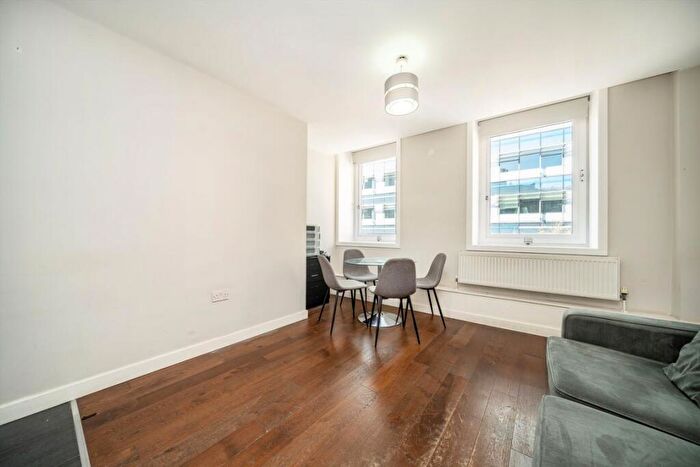 2 Bedroom Flat To Rent In Little Somerset Street, Aldgate, E1