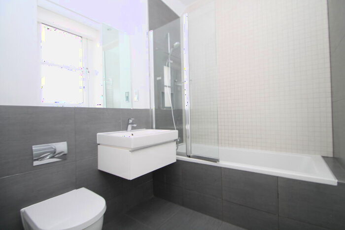 2 Bedroom Flat To Rent In Driscoll Way, CR3