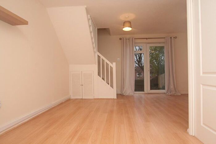 2 Bedroom End Of Terrace House To Rent In Forest Drive - Bentry, BS10