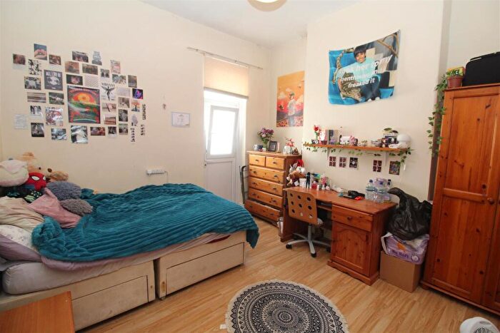 1 Bedroom Private Halls To Rent In Ruthin Gardens, Cardiff, CF24