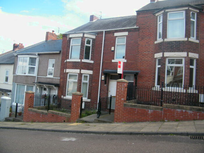 3 Bedroom Flat To Rent In Howard Street, Gateshead, NE8