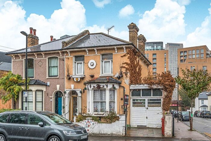 3 Bedroom Detached House For Sale In Algernon Road, London, SE13