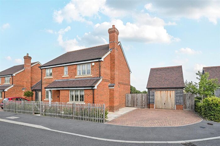 3 Bedroom Detached House For Sale In Yardlands, Urchfont, SN10