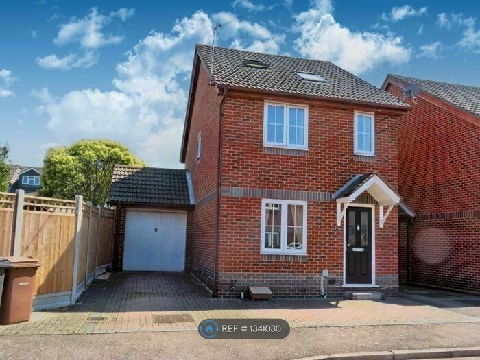 4 Bedroom Semi-Detached House To Rent In Gilbert Road, Grays, Essex, RM16