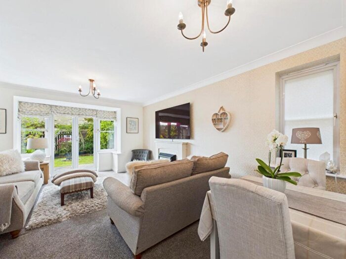 3 Bedroom House To Rent In Middlefield Court, East Morton, Keighley, BD20