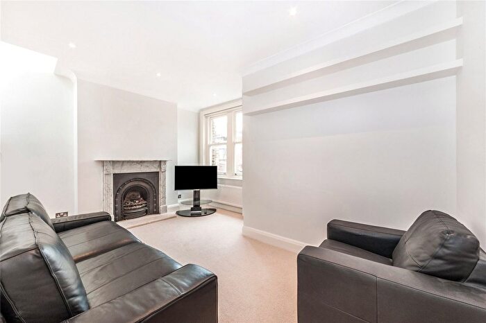 2 Bedroom Flat To Rent In Great Titchfield Street, Fitzrovia, W1W