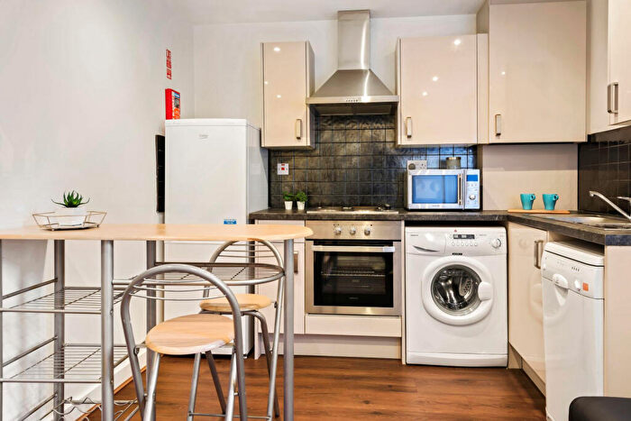 1 Bedroom Flat To Rent In Hyde Terrace, Leeds, LS2