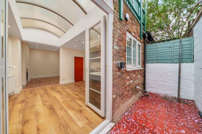 3 Bedroom Property To Rent In Princes Road, London, W13