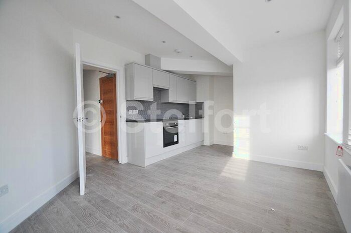 2 Bedroom Apartment To Rent In Court Road, London, SE9