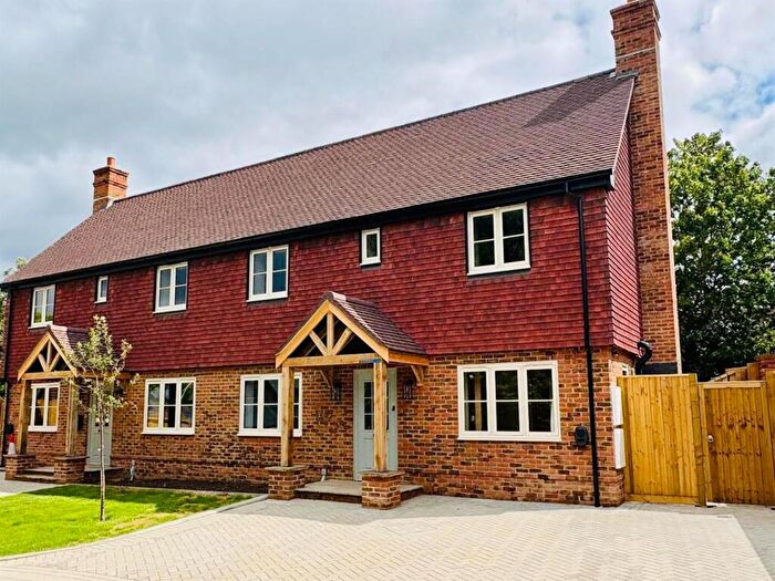 2 Bedroom Semi Detached House For Sale In Paddock Grove, Effingham, KT24