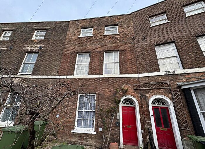 3 Bedroom Terraced House For Sale In King'S Lynn - Georgian Grade Ii Terrace Configured As Flats, PE30