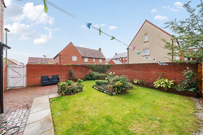 5 Bedroom Detached House To Rent In Catterick Road, Bicester, OX26