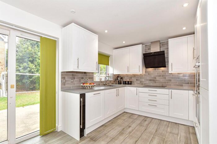 3 Bedroom Detached House For Sale In Blakes Farm Road, Southwater, Horsham, West Sussex, RH13