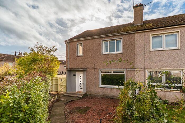 3 Bedroom Semi-detached Villa For Sale In Hawthornden Gardens, Bonnyrigg, EH19