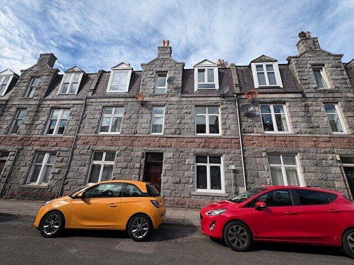 1 Bedroom Flat To Rent In Wallfield Place, Rosemount, Aberdeen, AB25