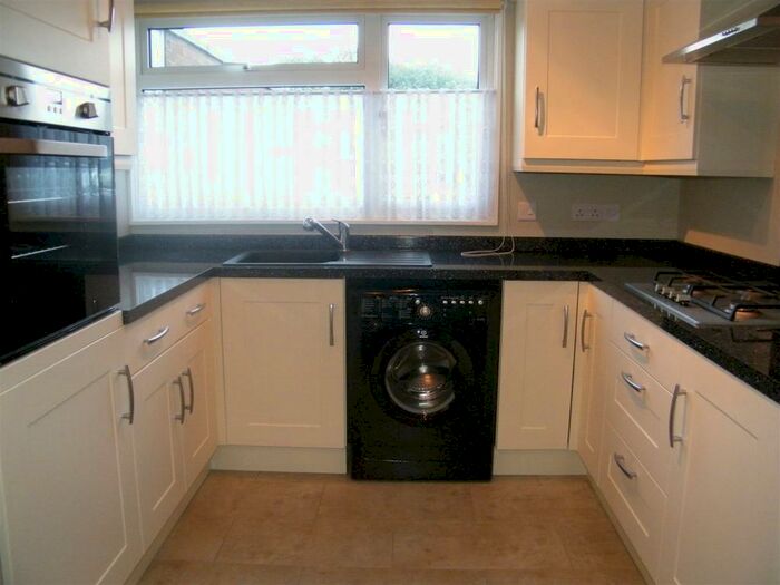 3 Bedroom House To Rent In Basingstoke, RG21