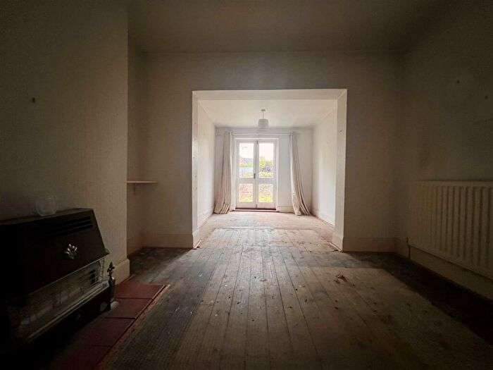 2 Bedroom Semi-Detached House For Sale In Brookvale Road, Stratford-Upon-Avon, CV37