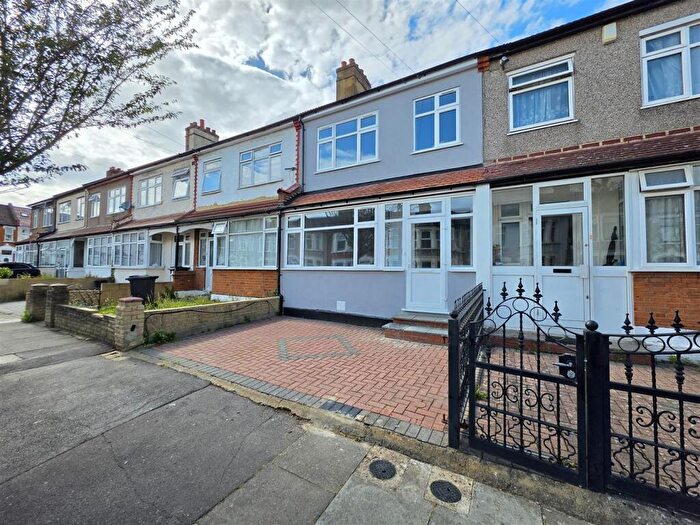 3 Bedroom Terraced House For Sale In Lambourne Road, Seven Kings, IG3