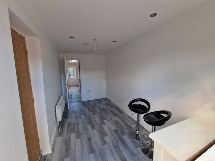 1 Bedroom Flat To Rent In Mile Road, Bedford, MK42