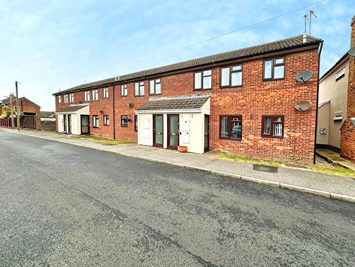 1 Bedroom Flat For Sale In Duke Street, Brightlingsea, CO7