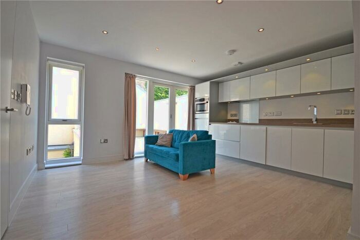 1 Bedroom Apartment To Rent In Warkworth Street, Cambridge, CB1