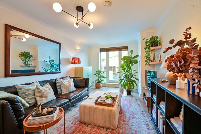 1 Bedroom Flat For Sale In Rotherhithe Street, Rotherhithe, London, SE16