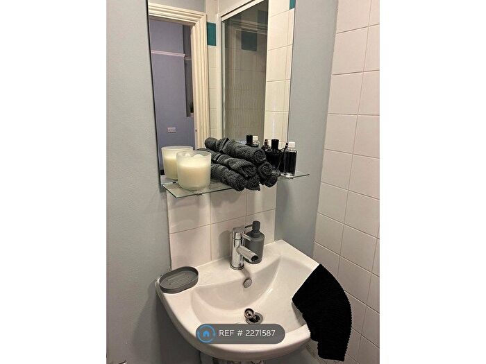 Studio To Rent In London, London, NW10