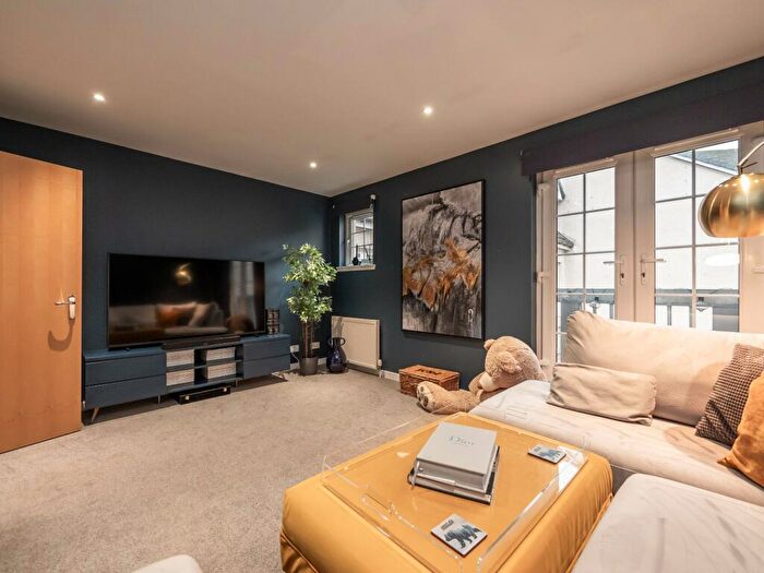 4 Bedroom House To Rent In Murieston Crescent Lane, Edinburgh, Midlothian, EH11