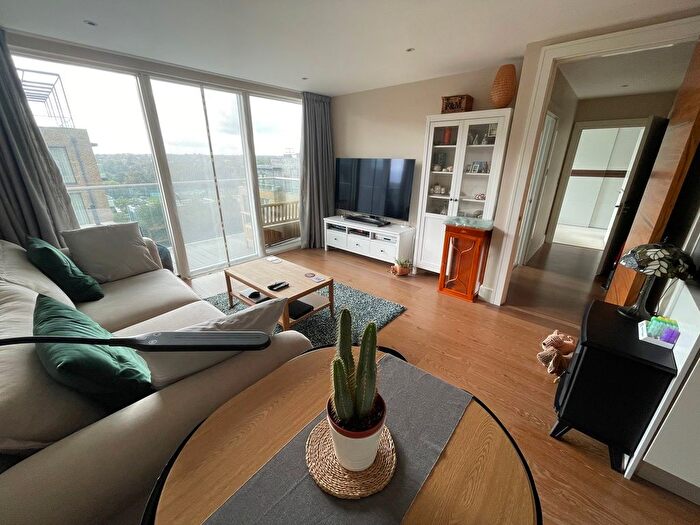 2 Bedroom Flat To Rent In Tizzard Grove, London, SE3